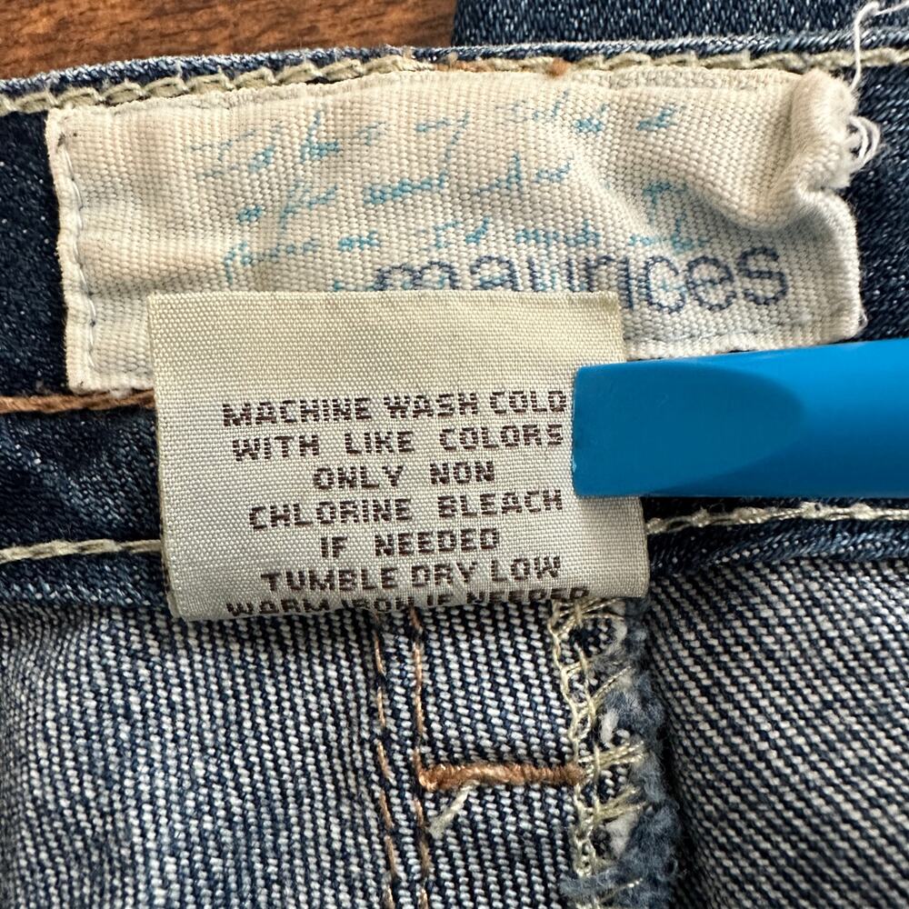 Maurices Capri Jeans Medium Blue Denim Low Rise Button Pockets Grunge Preppy Sz9 - Picture 9 of 11